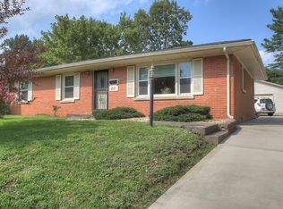 211 Loch Lomond Dr, Lexington, KY 40517