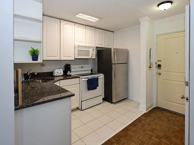 300 Peachtree St NE #23C — Photo 14
