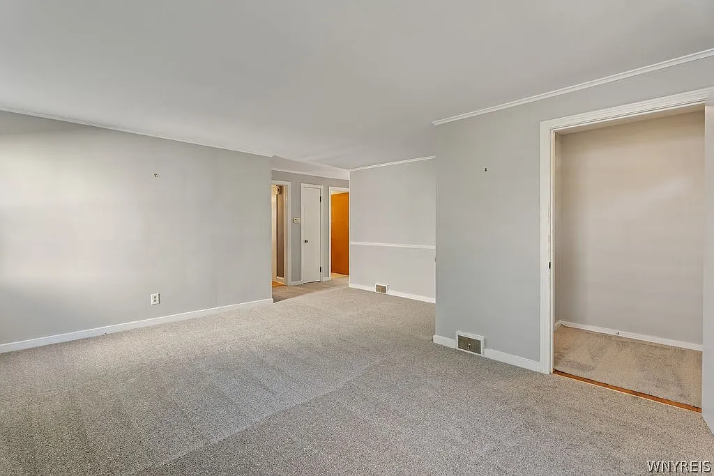 4 bed, 2.0 bath, 1496 sqft, $2,500 — Photo 2