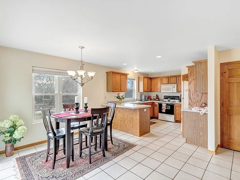 2086 River Point Ct — Photo 13