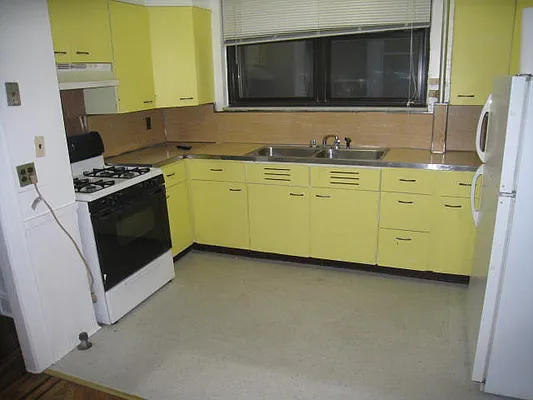 Rented by Alexiou Realty | media 20