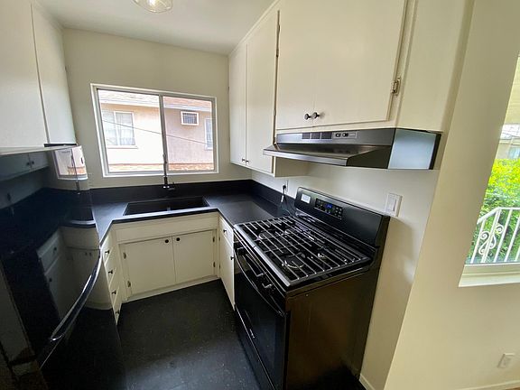 5th image of 5829 Cartwright Ave APT 3