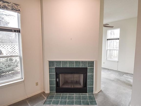 4th image of 735 E Moss Creek Dr