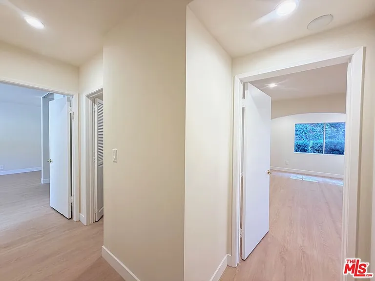2000 San Ysidro Dr — Photo 14