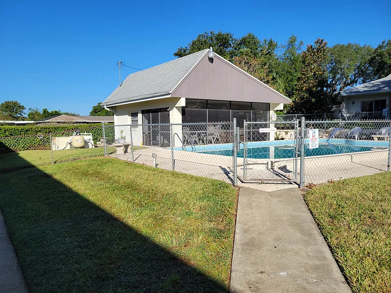 711 Springer Dr #3 — Photo 4