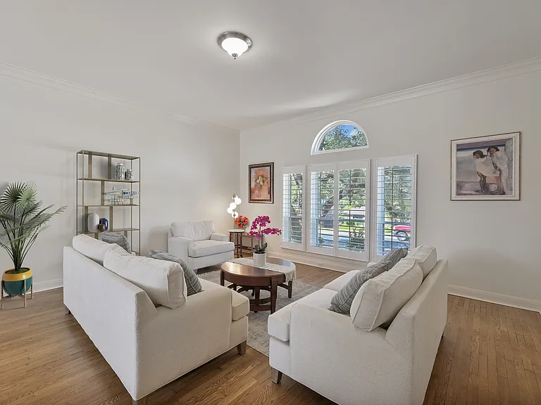 5803 Cedar Cliff Dr — Photo 2
