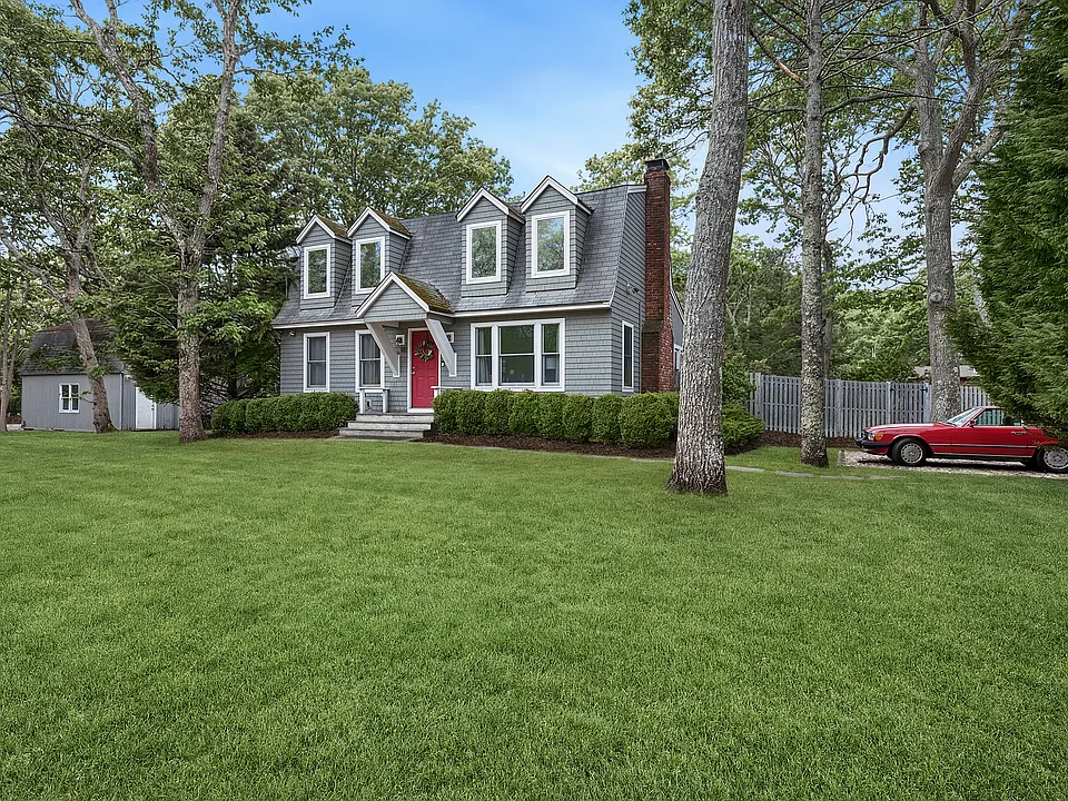 687 Accabonac Rd