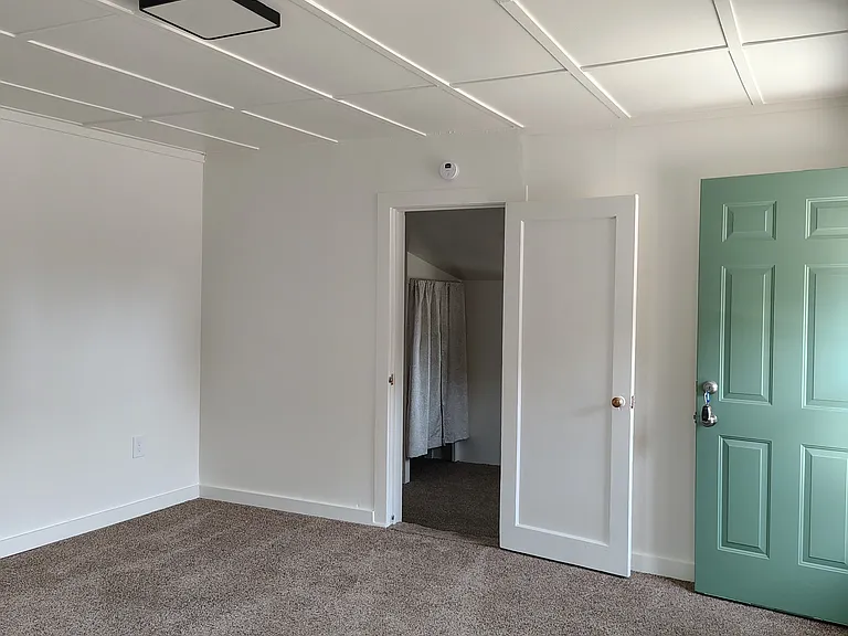 912 Cornell Ave — Photo 5