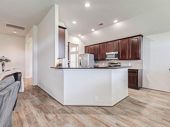 4th image of 5427 Elderberry Arbor
