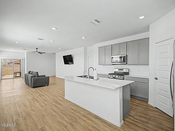 4th image of 10502 W Thetford Ln