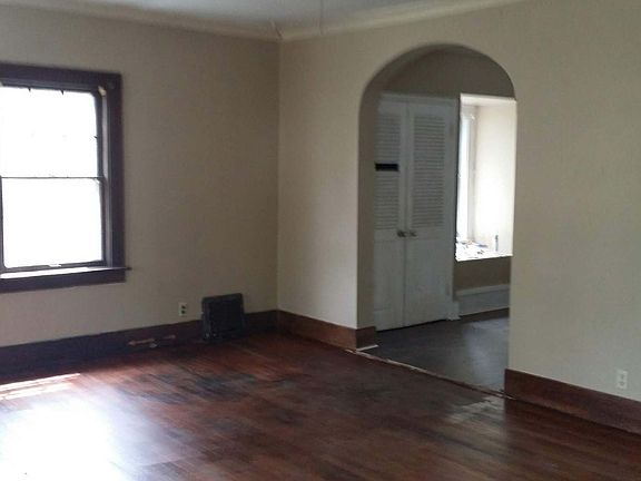 4th image of 829 S Ironwood Dr
