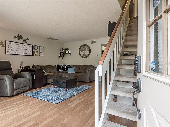 5th image of 16026 Dawnview Dr