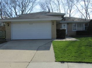 909 E Bradley Ct, Palatine, IL