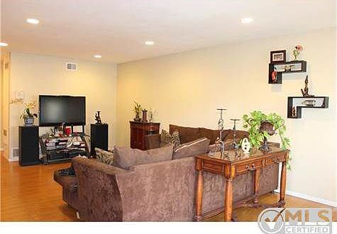 2nd image of 3114 38th St
