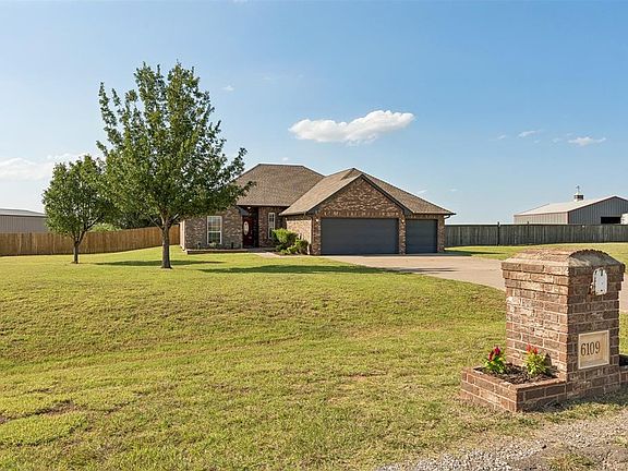 3rd image of 6109 Callahan Way NE