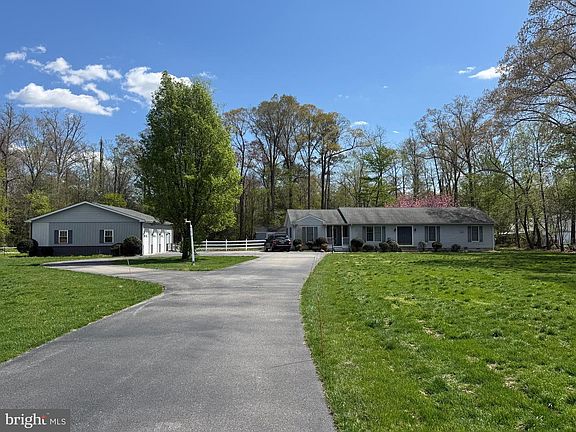 2nd image of 22889 Hog Creek Rd