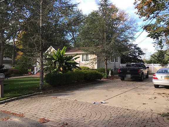 2nd image of 118 Greenhaven Dr