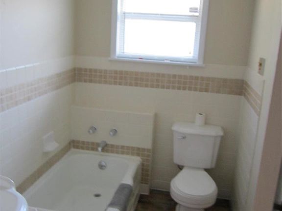 5th image of 6917 N Lynn Ave