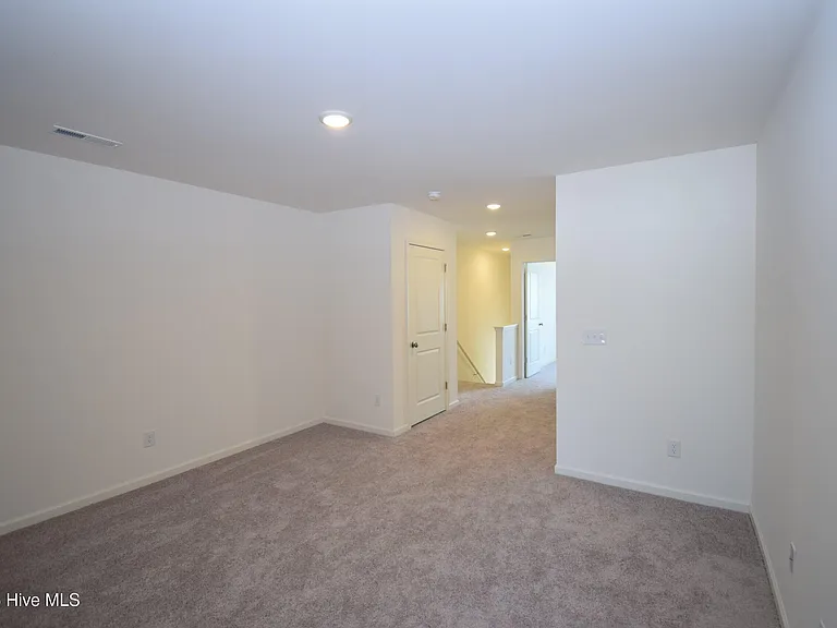 2400 Brookville Dr #B — Photo 7