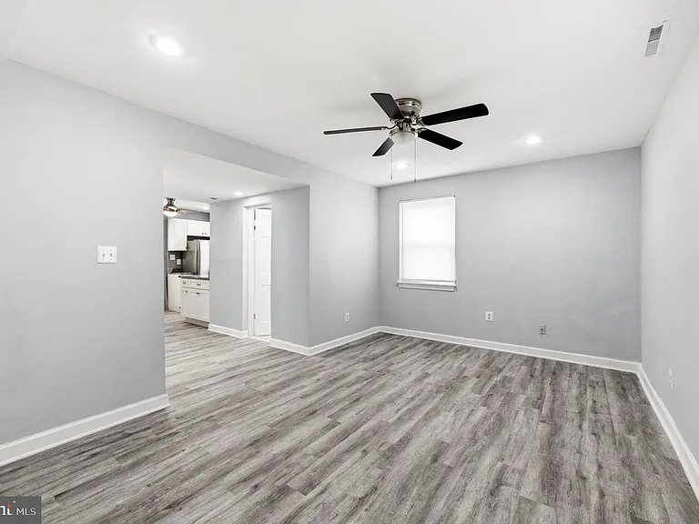 4029 Grant St NE — Photo 6
