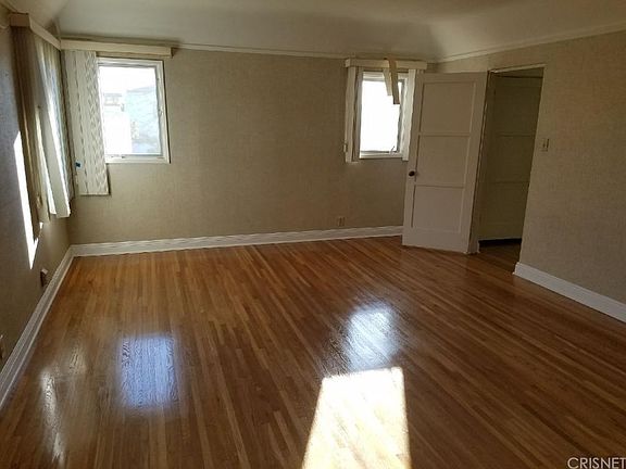 4th image of 309 S McCarty Dr