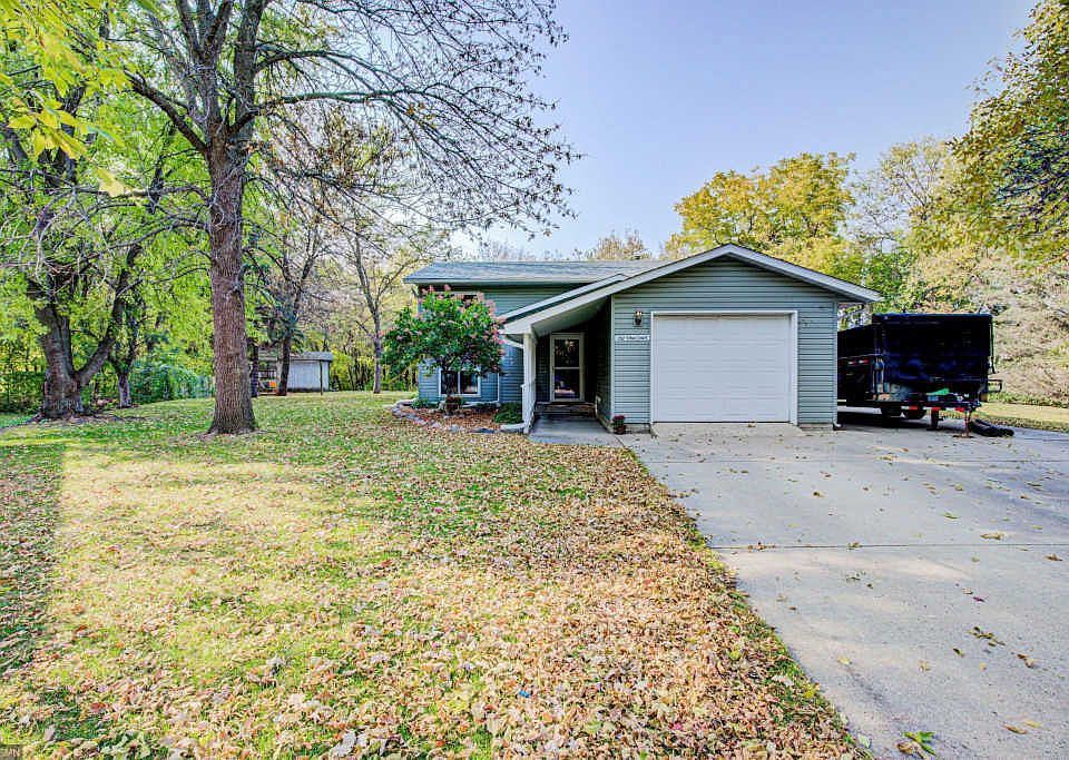 1st image of 702 Vine Ct