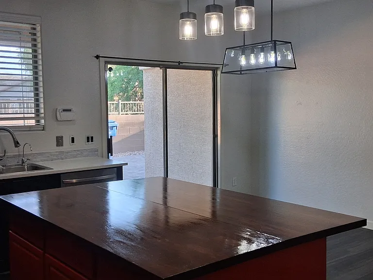 15447 W Poinsettia Dr — Photo 5