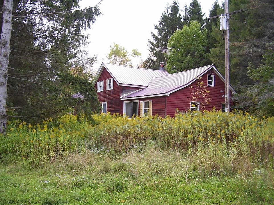 2nd image of 165 Kienitz Rd