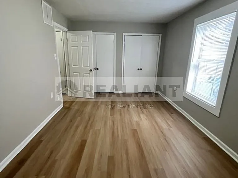 32 Mary St #4 — Photo 8