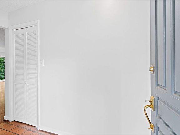4th image of 2532 Flair Knoll Ct NE
