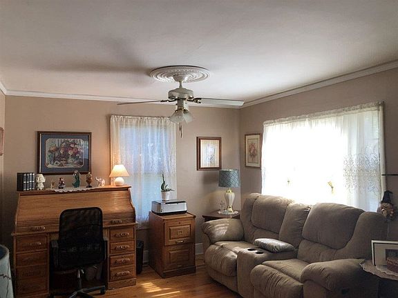 2nd image of 7 Westcott St