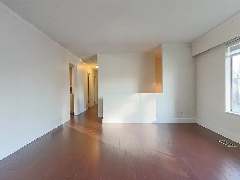 10833 85a Ave — Photo 6