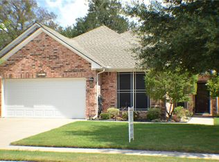 829 Huebner Way, Burleson, TX 76028