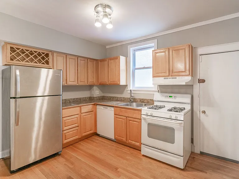 1606 Rodman St — Photo 5