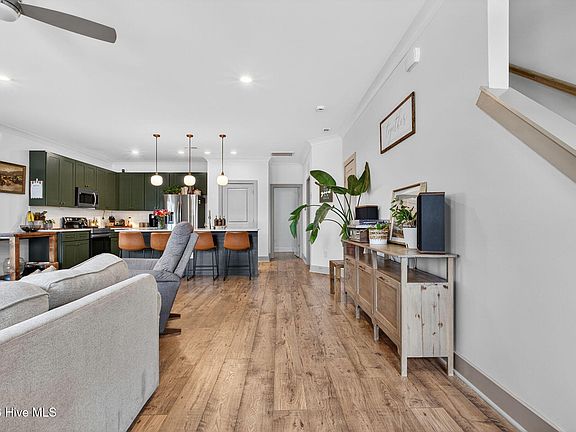 4th image of 1212 N Caswell Avenue