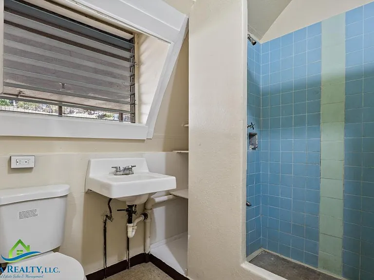 1905 Kalihi St — Photo 7