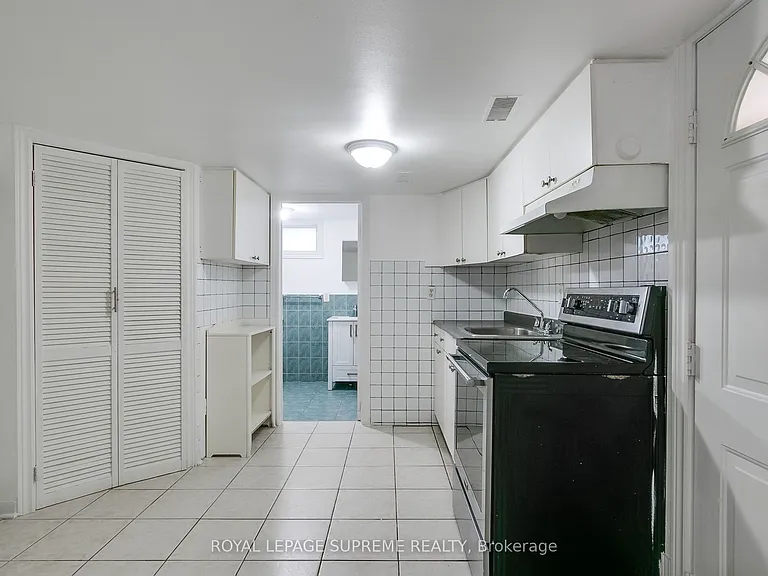 422 Oakwood Ave #BASEMENT — Photo 5