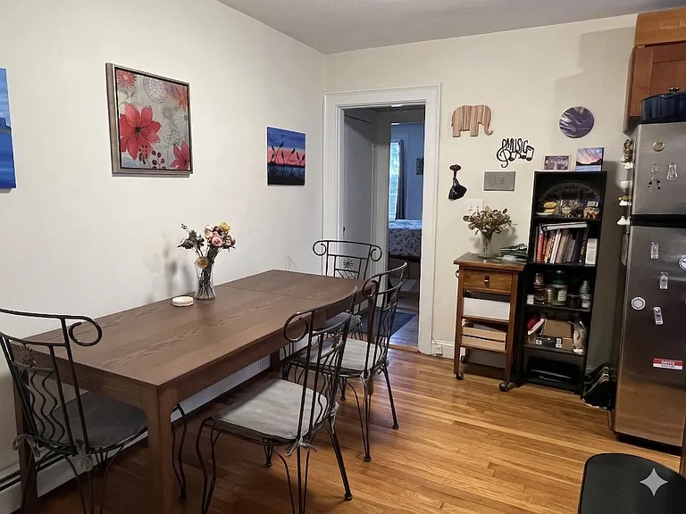 38 Day St Apartments — Photo 16