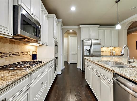 4th image of 21817 Esmeralda Dr