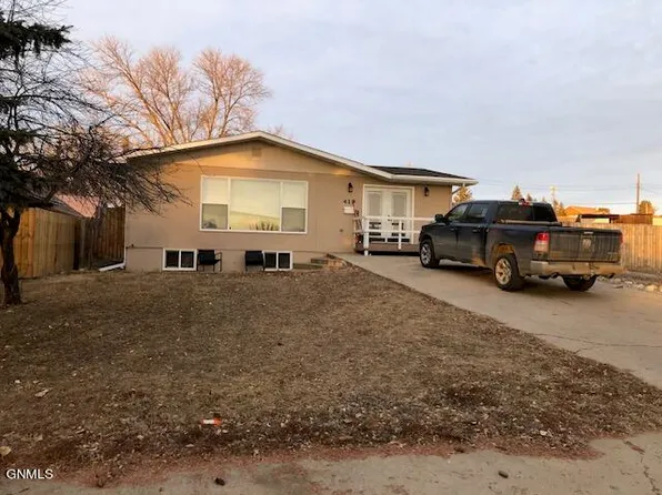 418 Highland Ave, Plentywood, MT 59254