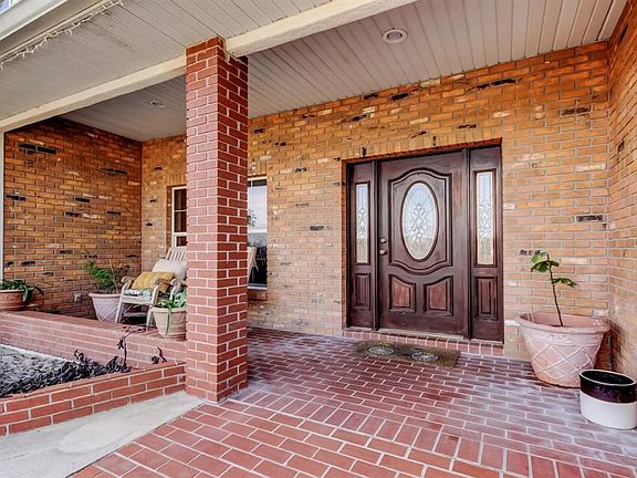 3rd image of 6101 S Nutshell Ter