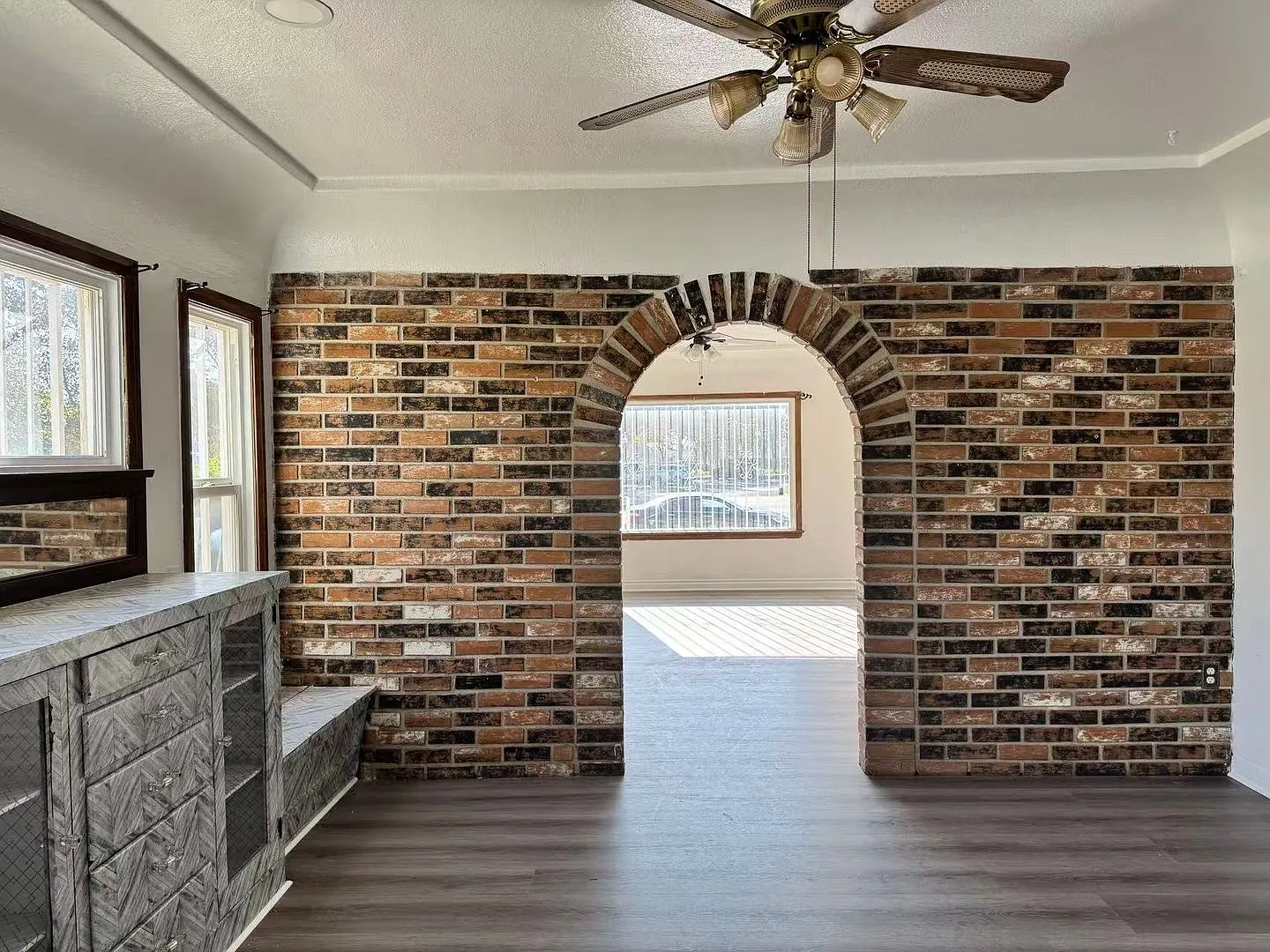 Park view single family house! — Photo 1