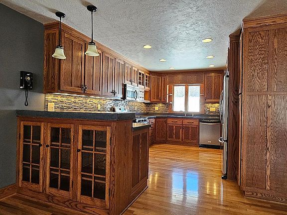 4th image of 4650 Chatham Ln