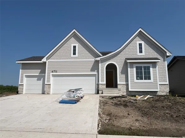 4711 177th St, Urbandale, IA 50323