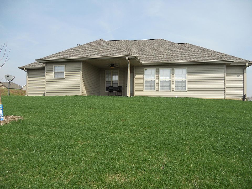 2nd image of 2606 Comstock Dr
