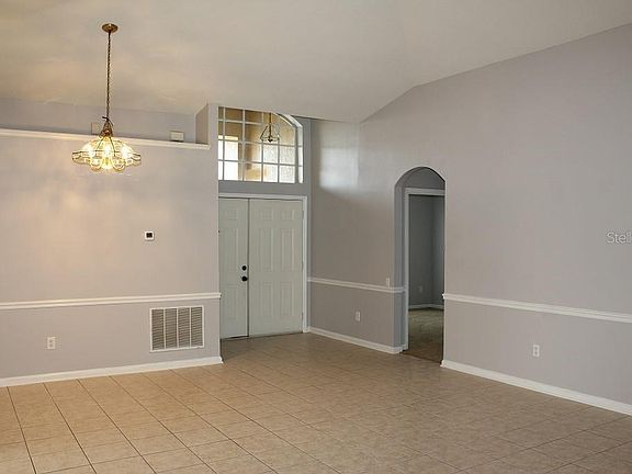 4th image of 4752 Windsor Ave