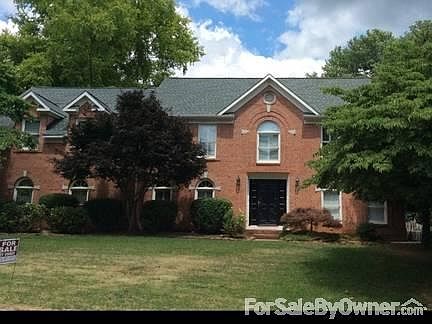 All brick home on cul-de-sac