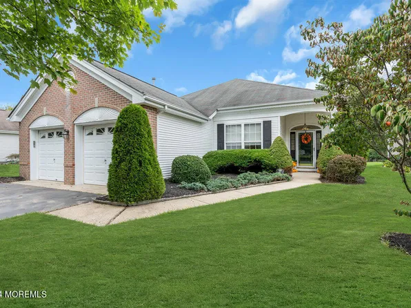 19 Silverspring Drive, Lakewood, NJ 08701