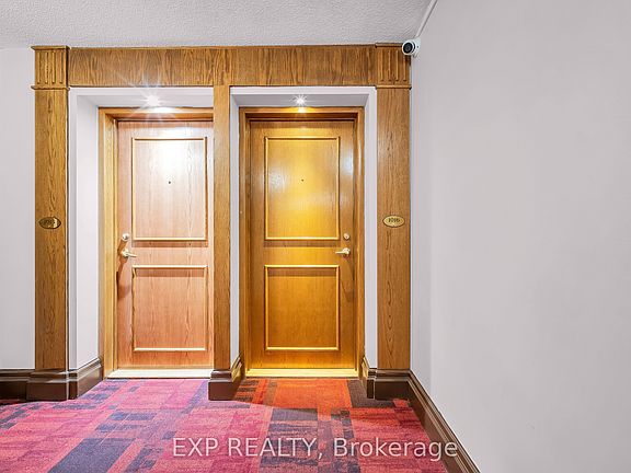 3rd image of 8 Lee Centre Dr N #1016
