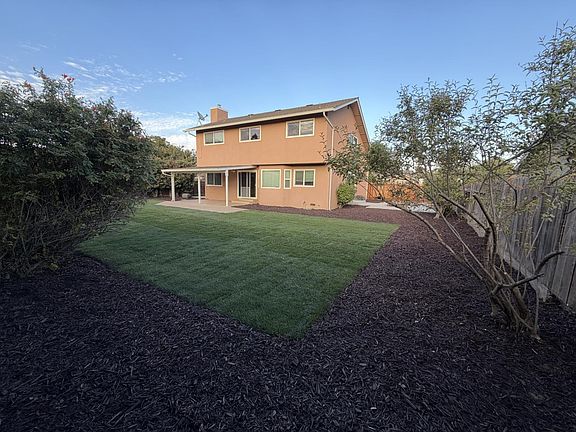 5th image of 1425 Forest Dr